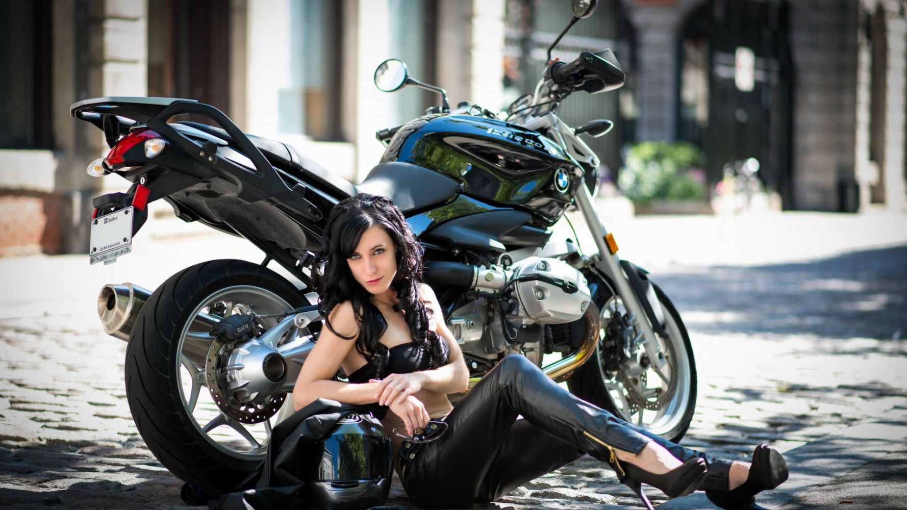 European women on bikes in Cochabamba