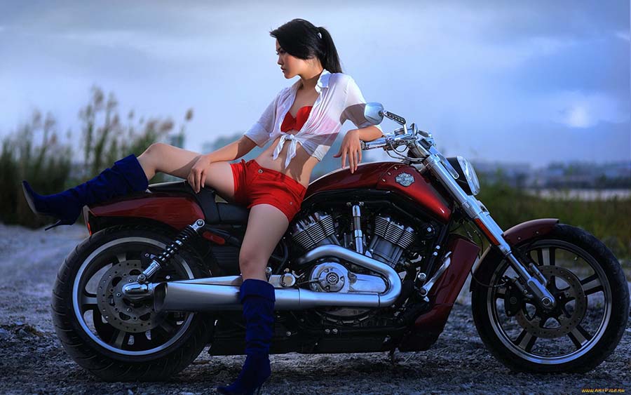 Beautiful girls and motorcycles in Cochabamba
