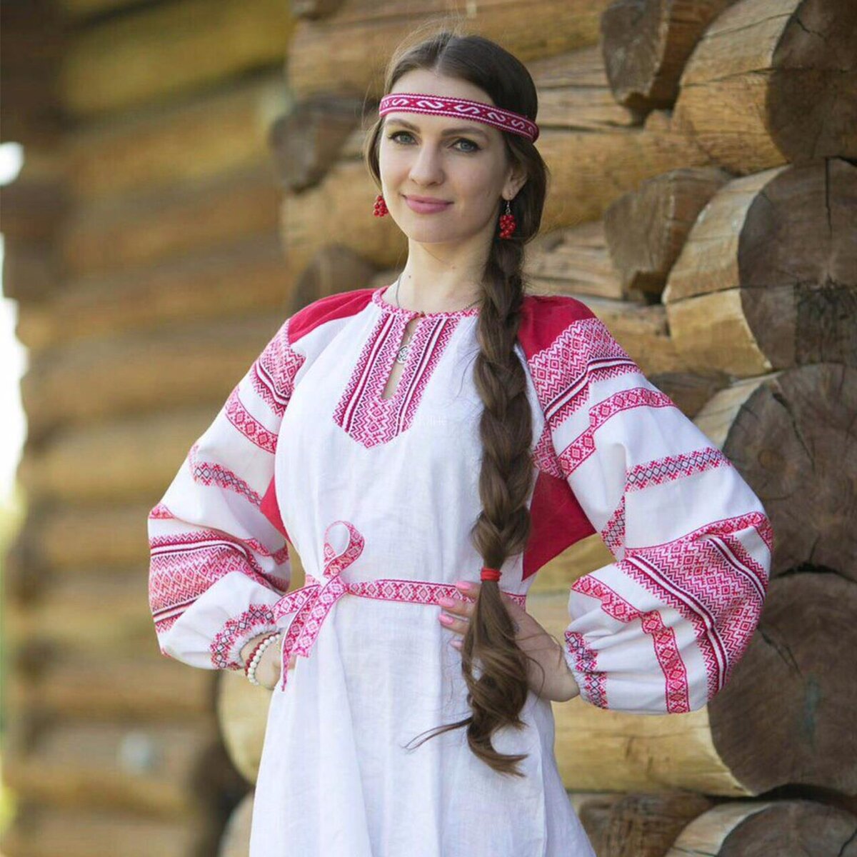 Girls in Slavic costumes in Cochabamba