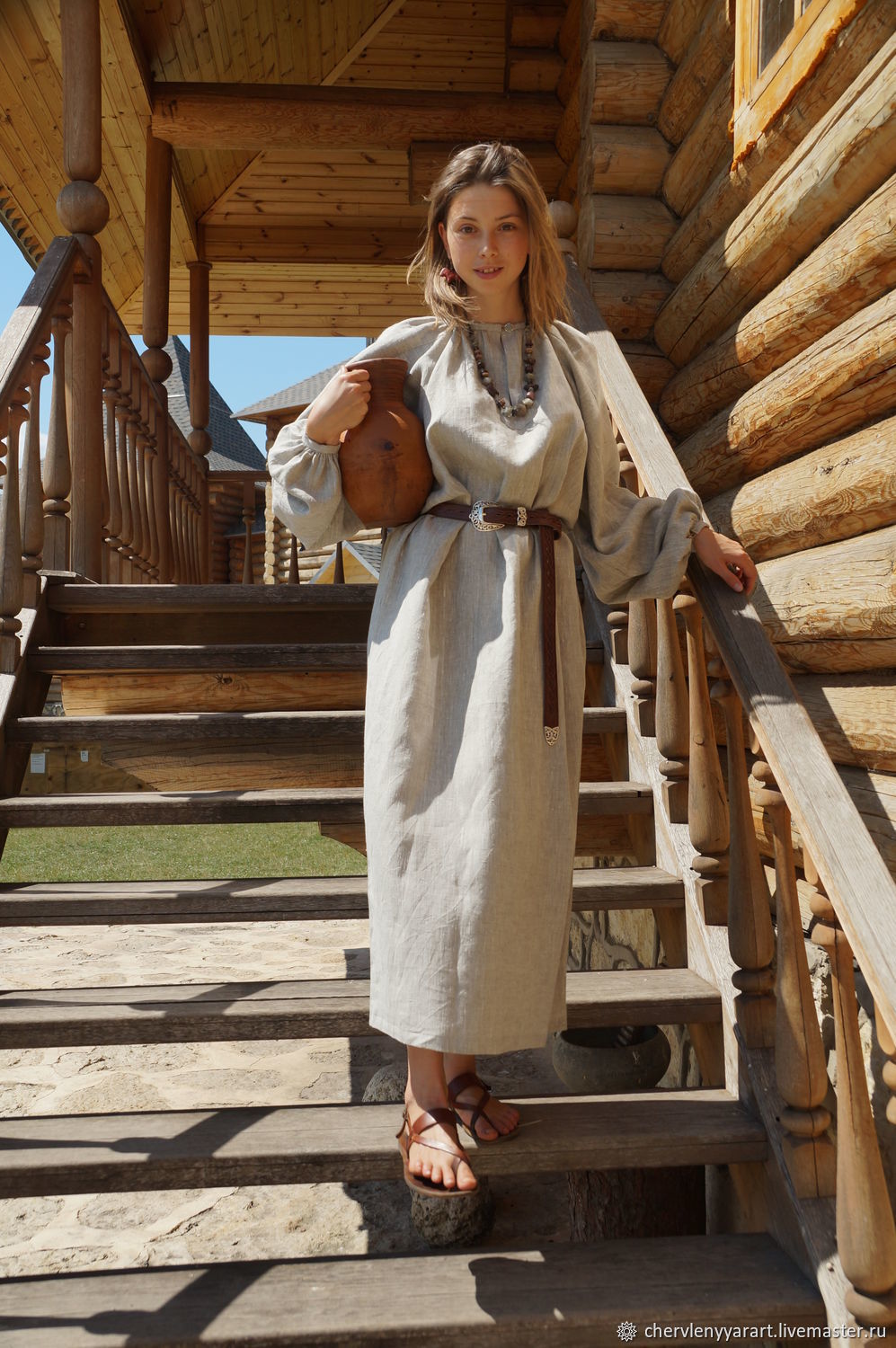 Girls in Slavic costumes in Cochabamba